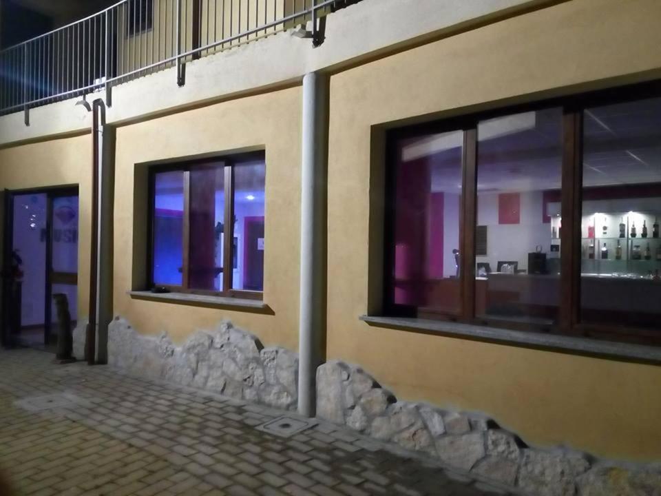 Hotel Bena E Traes Laerru Exterior foto